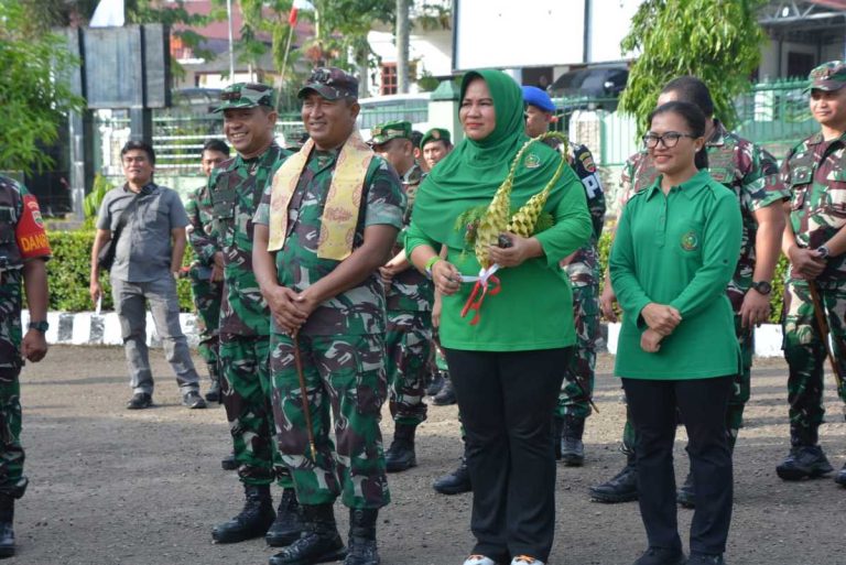 Danrem 023/KS Bersama Ketua Persit Kunker ke Kodim 0213/Nias
